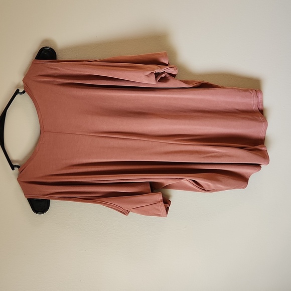 Open shoulder top - Picture 3 of 3